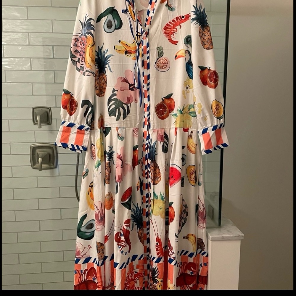 Maxi dress with colorful print